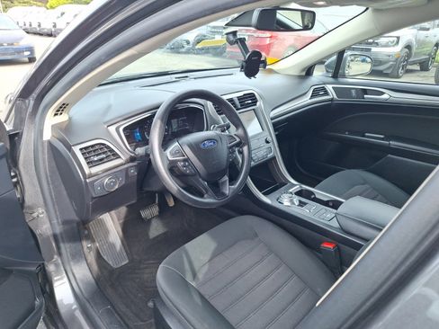 Used 2020 Ford Fusion SE image 7