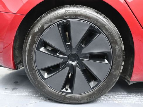 Used 2024 Tesla Model 3 Standard Range image 12