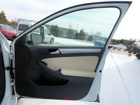 Used 2018 Volkswagen Jetta SE image 22