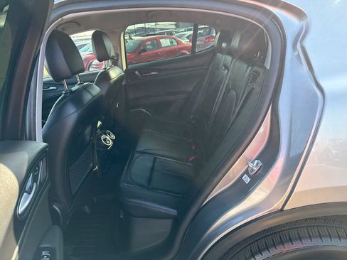 Used 2018 Alfa Romeo Stelvio AWD image 22