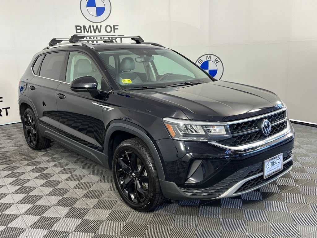 Used 2023 Volkswagen Taos SE AWD/4WD image 1