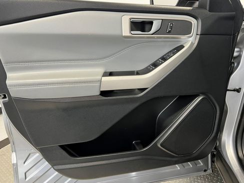 Used 2021 Ford Explorer XLT w/ Equipment Group 202A image 32