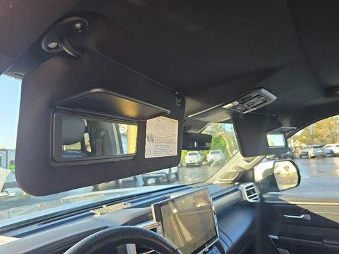 Used 2024 Toyota Sequoia image 15