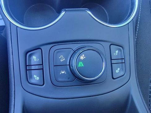 Used 2023 GMC Terrain SLE w/ Driver Convenience Package FWD image 18