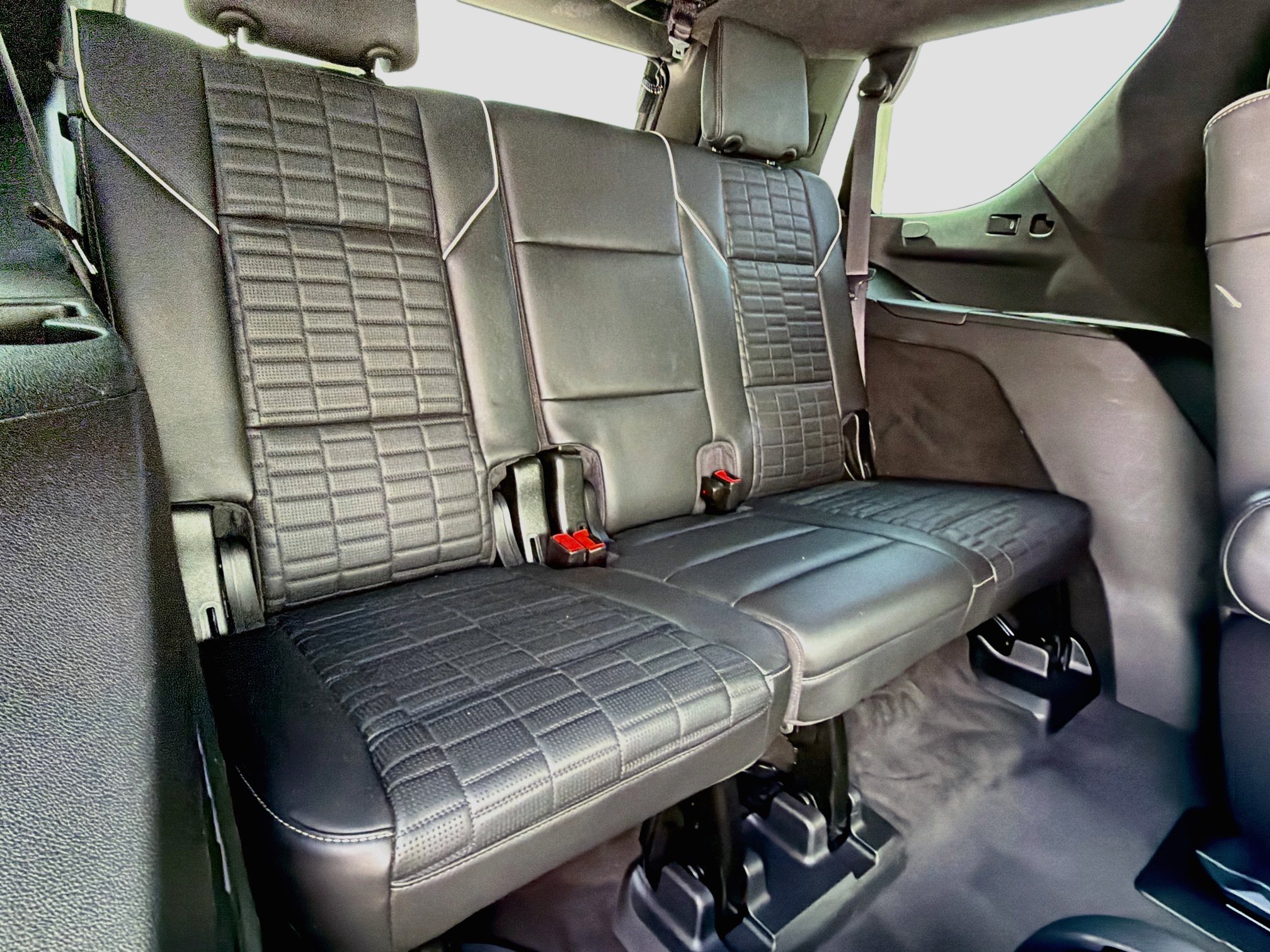 Used 2022 Cadillac Escalade Premium Luxury Platinum AWD/4WD image 22