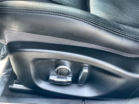 Used 2020 Jaguar XF Prestige image 22