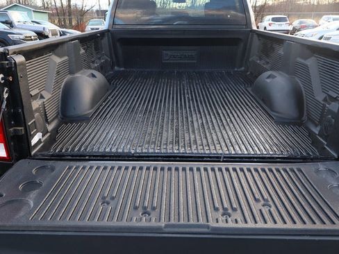 Used 2018 RAM 3500 Tradesman w/ Chrome Appearance Group image 5