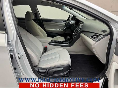 Used 2019 Hyundai Sonata SEL w/ Tech Package 02 FWD image 19