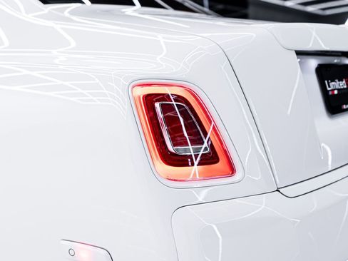 Used 2026 Rolls-Royce Phantom Sedan image 21