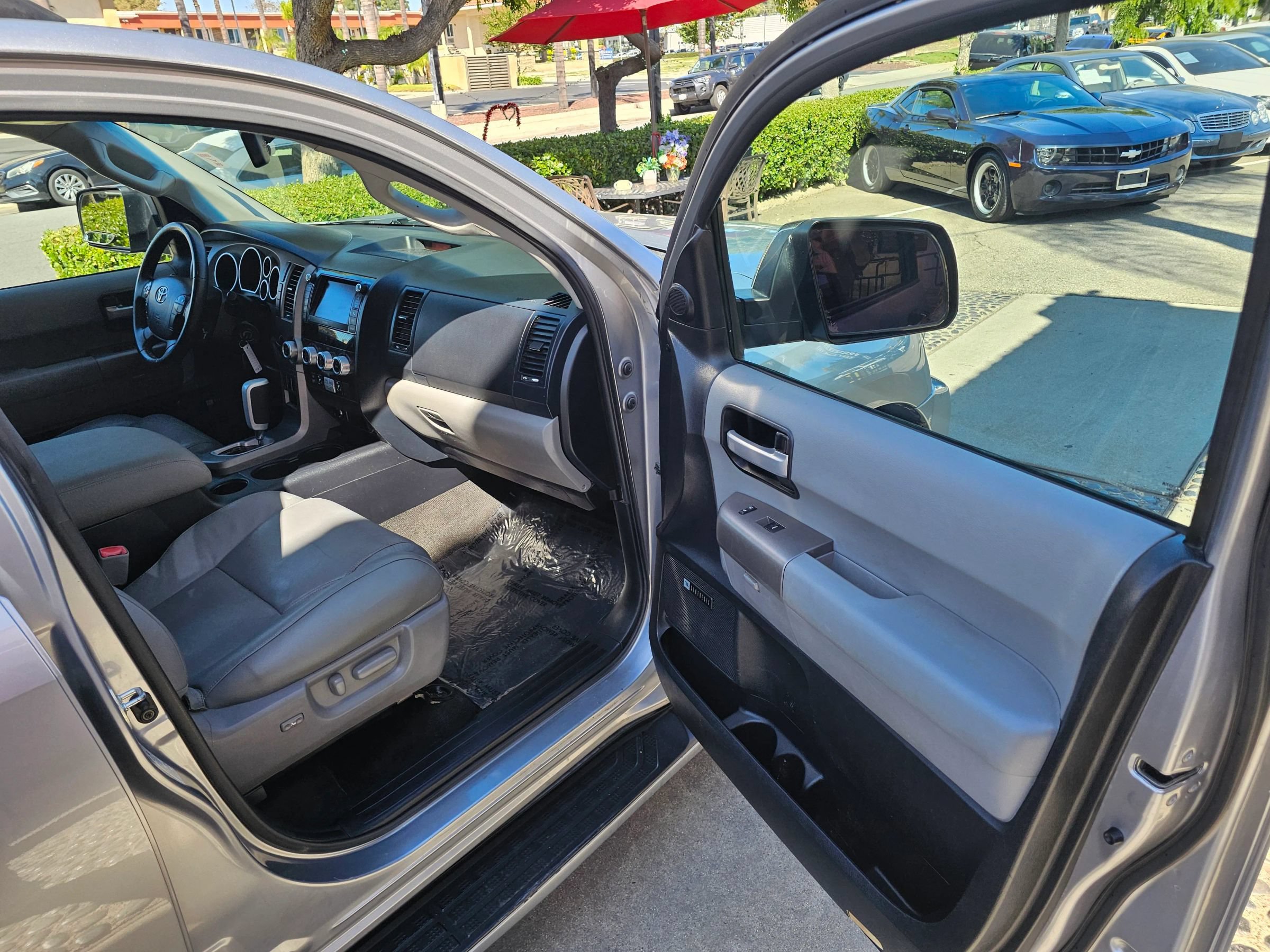 Used 2013 Toyota Sequoia Limited AWD/4WD image 25