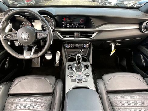 Used 2023 Alfa Romeo Stelvio Veloce AWD/4WD image 14