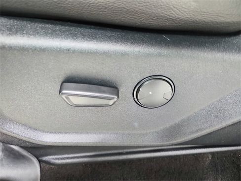 Used 2020 Ford Expedition XLT image 20