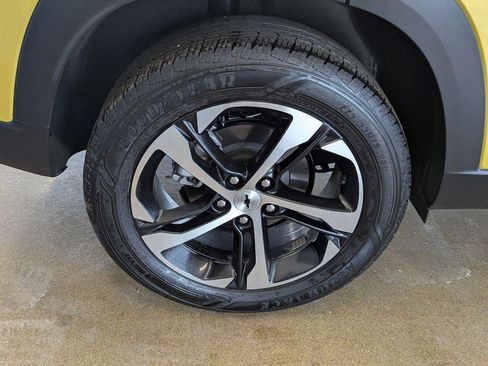 Used 2024 Chevrolet Trax RS w/ Driver Confidence Package FWD image 36