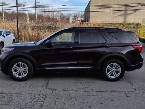 Used 2023 Ford Explorer XLT w/ Equipment Group 202A image 5