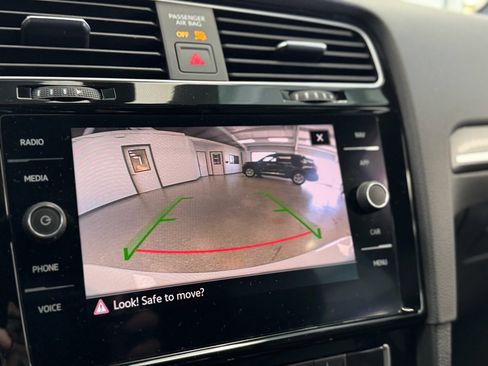 Used 2021 Volkswagen GTI SE image 21