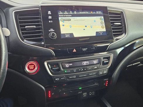 Used 2021 Honda Pilot Touring image 12