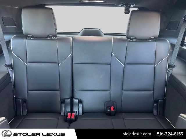 Used 2023 Cadillac Escalade Premium Luxury w/ Performance Package AWD/4WD image 16