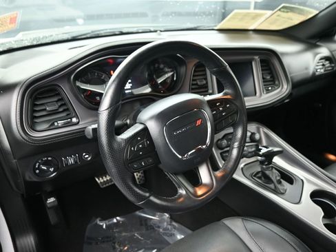 Used 2023 Dodge Challenger SXT w/ Plus Package image 10