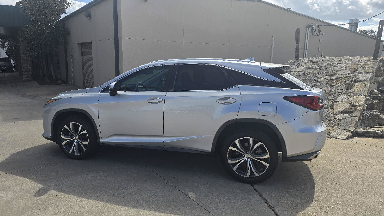 Used 2017 Lexus RX 350 FWD w/ Premium Package image 2