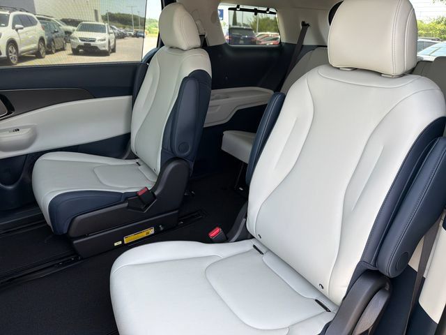 New 2027 Kia Carnival SX w/ Dark Edition Package FWD image 20