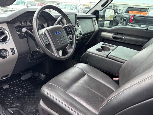 Used 2016 Ford F250 Lariat w/ Lariat Interior Package image 9