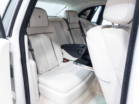 Used 2019 Rolls-Royce Phantom Sedan RWD image 70