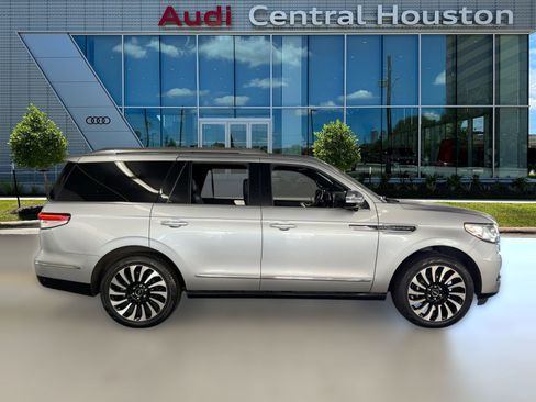 Used 2022 Lincoln Navigator Black Label image 8