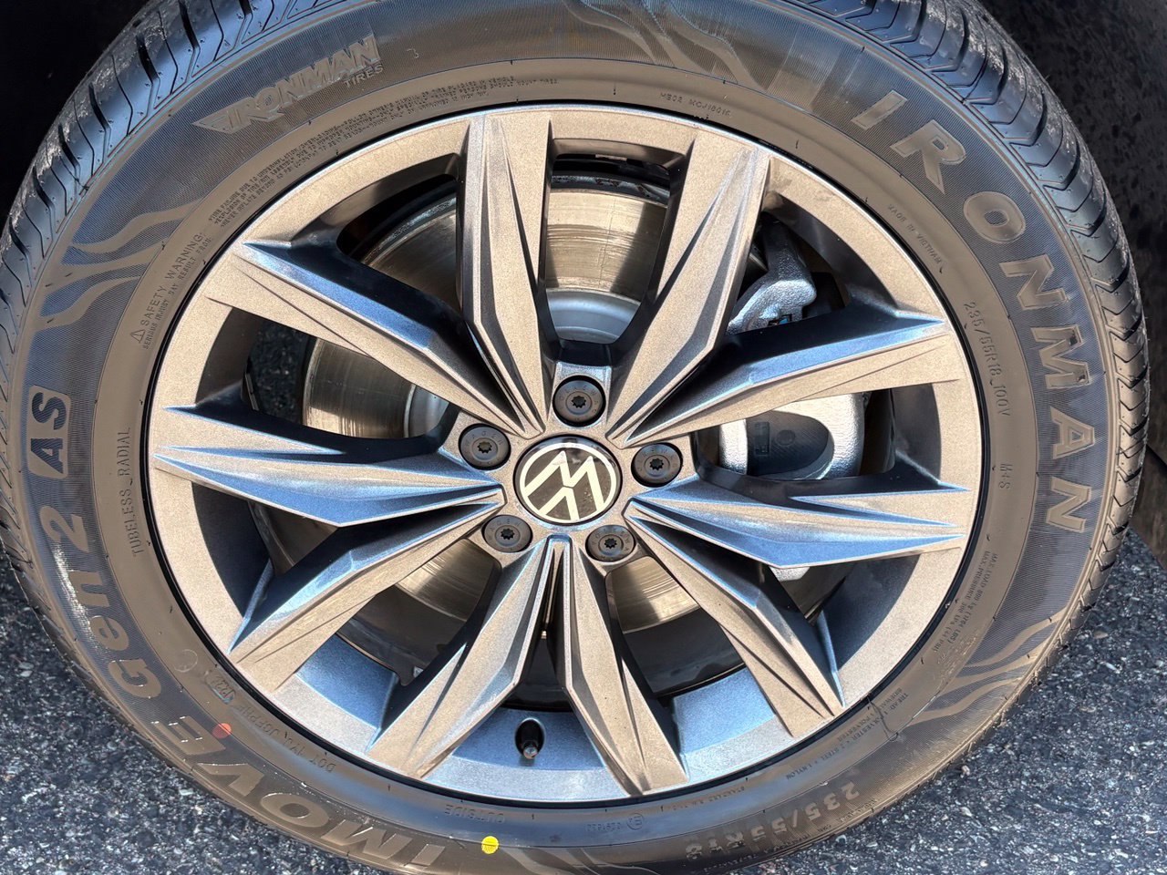 Used 2023 Volkswagen Tiguan SE FWD image 10