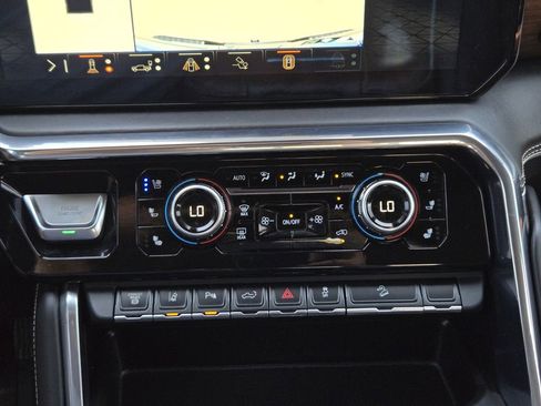 Used 2024 GMC Sierra 3500 Denali Ultimate AWD/4WD image 14