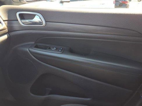 Used 2021 Jeep Grand Cherokee Laredo image 19