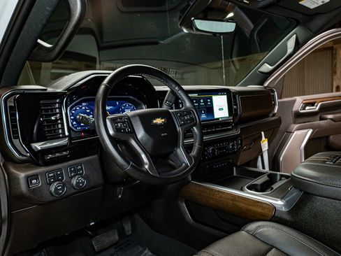 Used 2025 Chevrolet Silverado 2500 High Country w/ Technology Package image 17