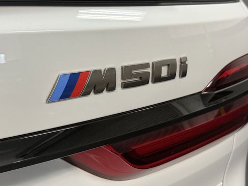 Used 2021 BMW X7 M50i w/ Dynamic Handling Package image 16