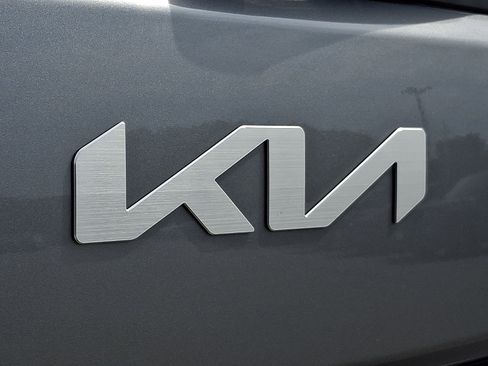 Certified 2025 Kia Soul LX w/ LX Technology Package FWD image 30
