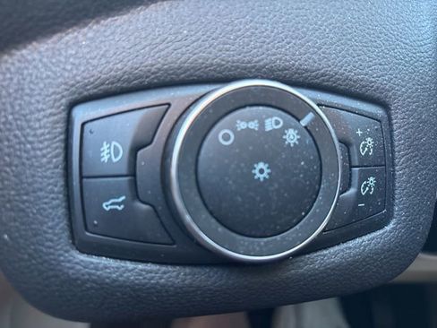 Used 2019 Ford Escape Titanium image 21