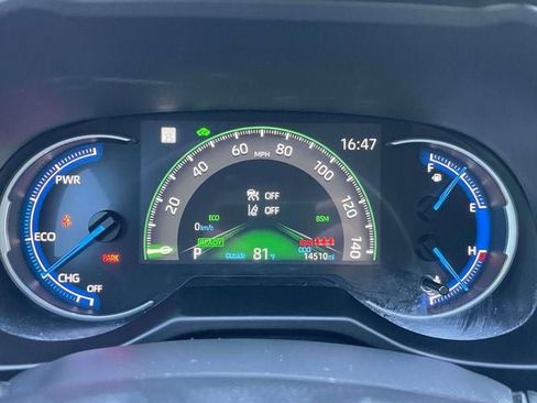 Used 2025 Toyota RAV4 XLE AWD/4WD image 27