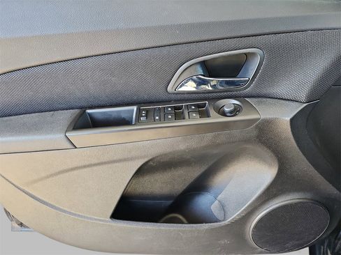 Used 2015 Chevrolet Cruze LT image 24