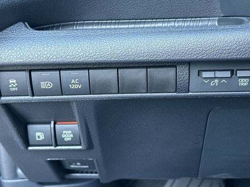 New 2026 Toyota Sienna XSE FWD image 31