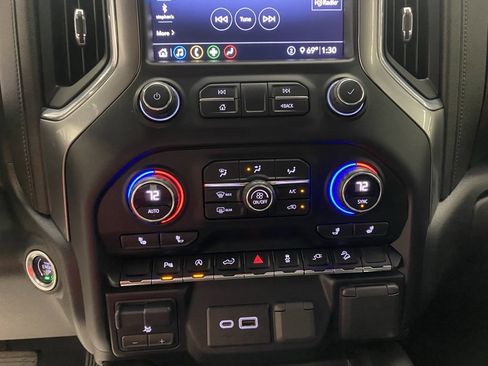 Used 2020 Chevrolet Silverado 1500 RST image 24