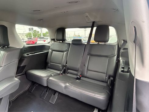 Used 2025 Ford Expedition Active AWD/4WD image 13