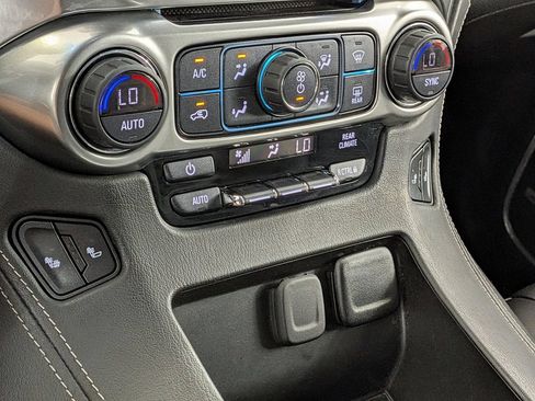 Used 2019 Chevrolet Suburban LT AWD/4WD image 22