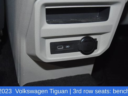 Used 2023 Volkswagen Tiguan SE FWD image 25
