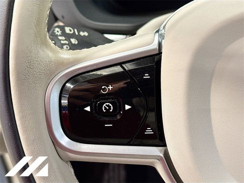 Used 2022 Volvo XC60 B6 Inscription w/ Advanced Package image 12