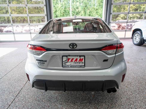 Used 2024 Toyota Corolla SE FWD image 3