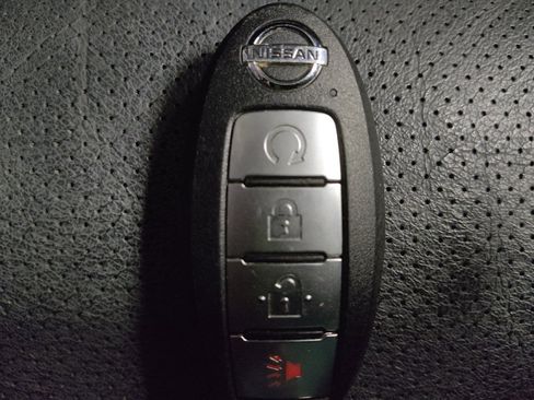 Used 2020 Nissan Rogue Sport SL w/ Premium Package FWD image 32