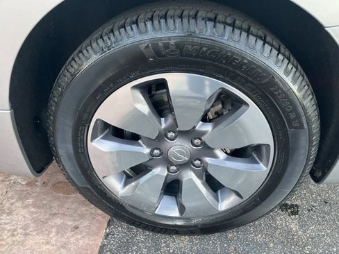 Used 2018 Chrysler Pacifica Limited w/ Advanced Safetytec Group image 35