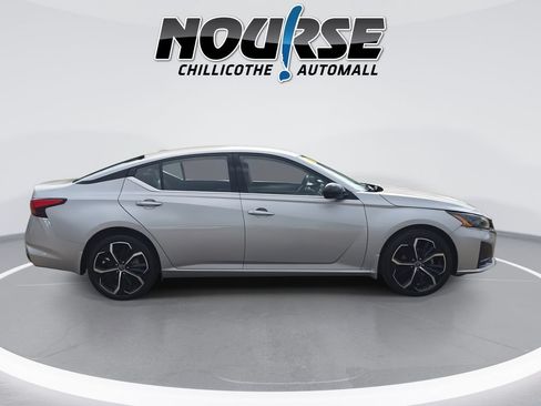 Used 2025 Nissan Altima 2.5 SR AWD/4WD image 9