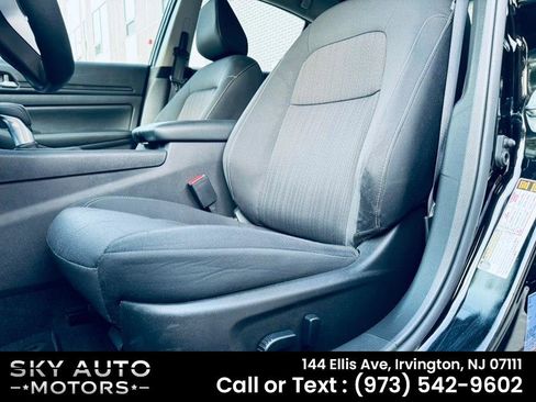 Used 2025 Nissan Altima 2.5 SV FWD image 16