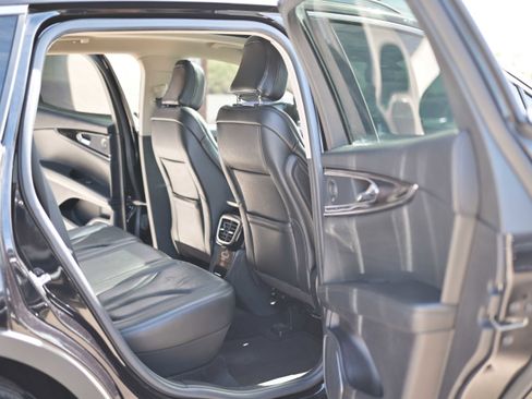 Used 2021 Lincoln Nautilus Reserve w/ Monochromatic Package image 15