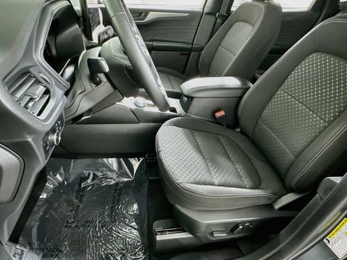 Used 2023 Ford Escape Active w/ Tech Pack #1 FWD image 9