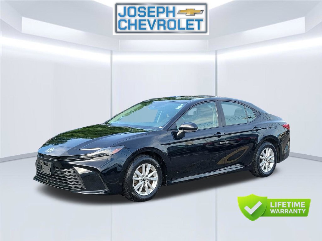 Used 2025 Toyota Camry LE FWD image 2